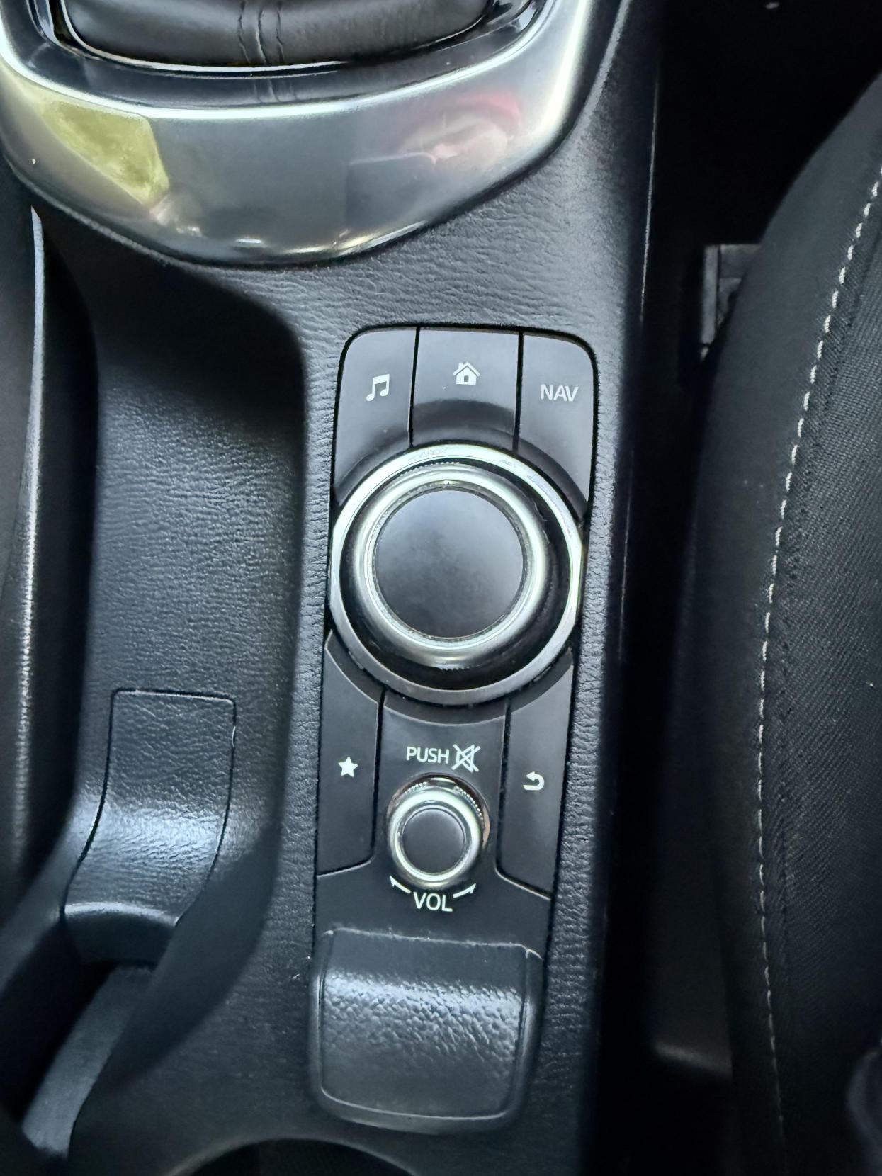 Used Mazda Mazda2 2016 for sale - 77707108: Photo 24