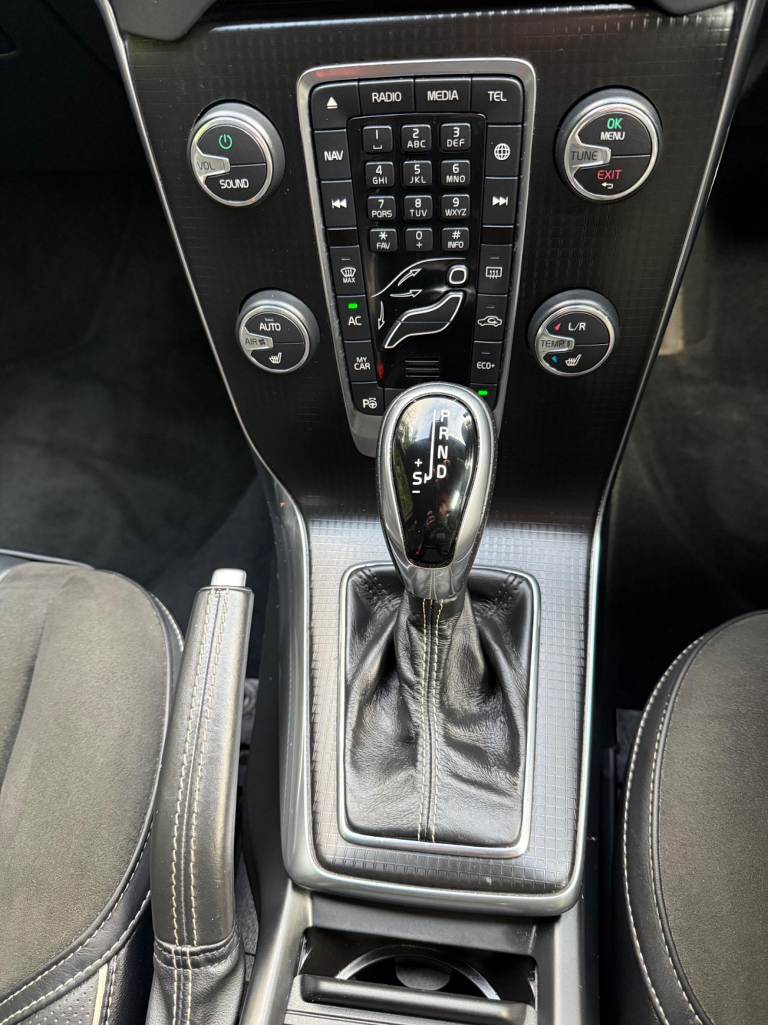 Used Volvo V40 2017 for sale - 77029098: Photo 10