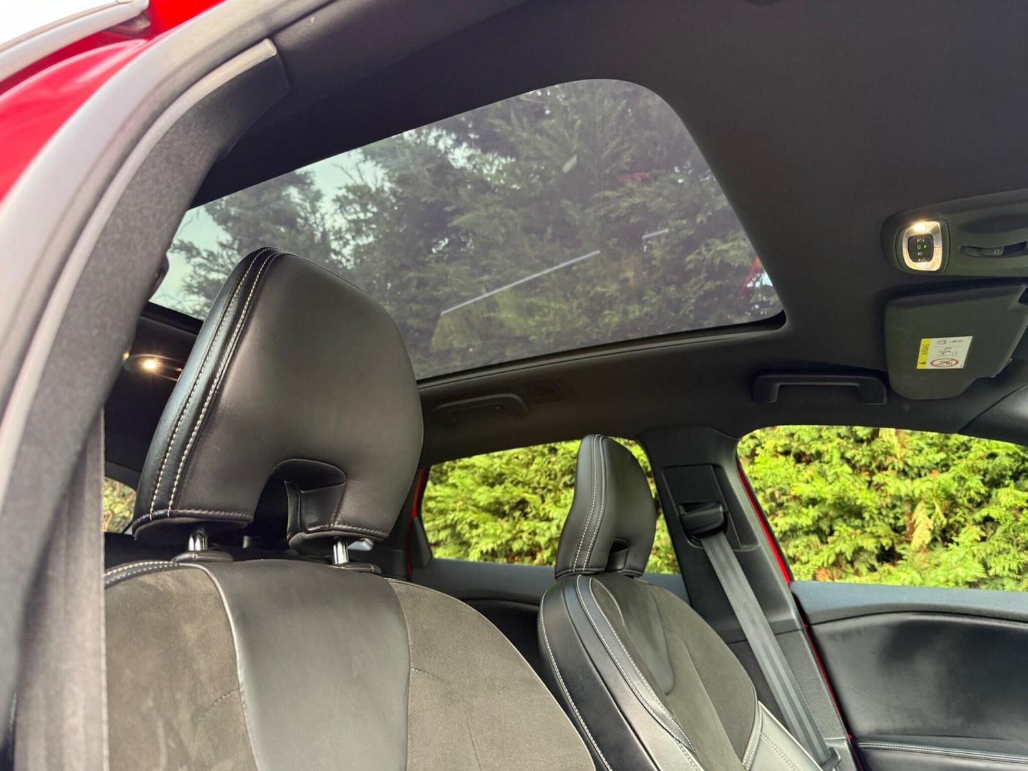 Used Volvo V40 2017 for sale - 77029098: Photo 12