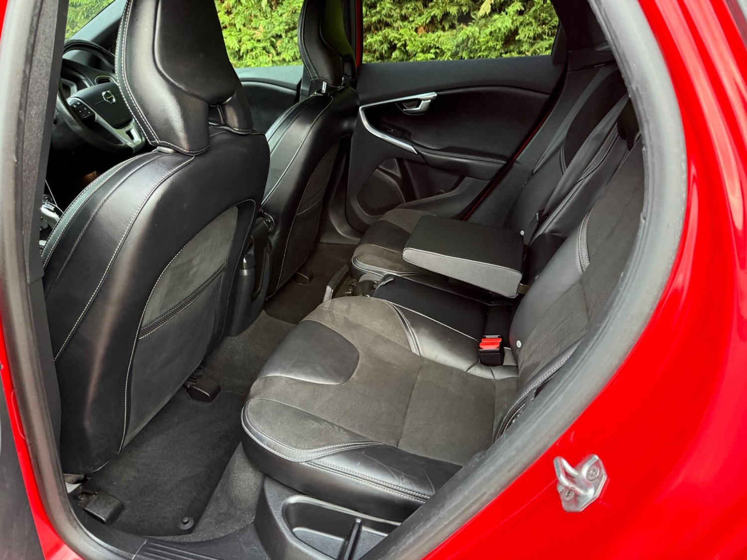 Used Volvo V40 2017 for sale - 77029098: Photo 14