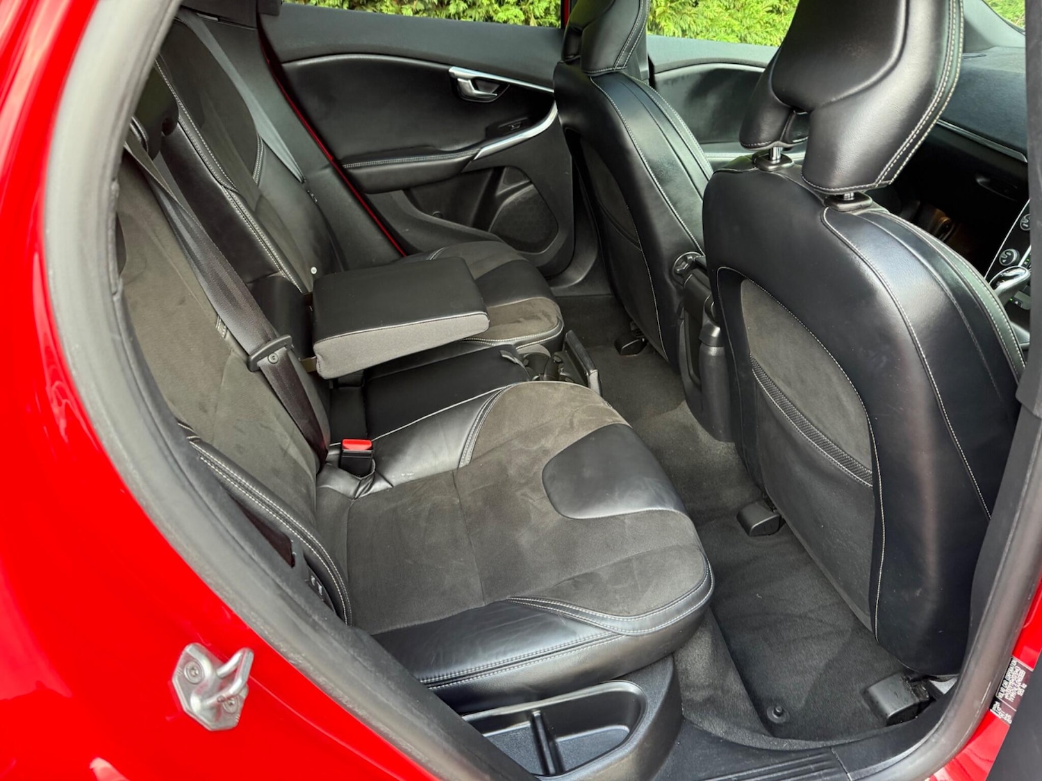 Used Volvo V40 2017 for sale - 77029098: Photo 16