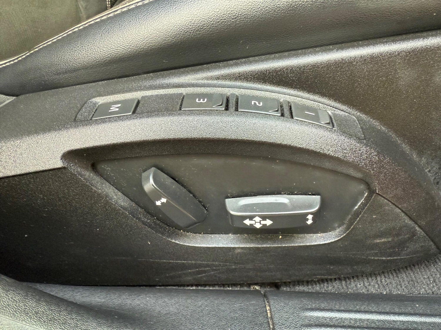 Used Volvo V40 2017 for sale - 77029098: Photo 23