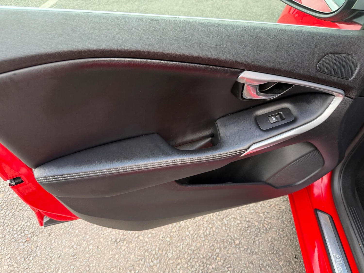 Used Volvo V40 2017 for sale - 77029098: Photo 26