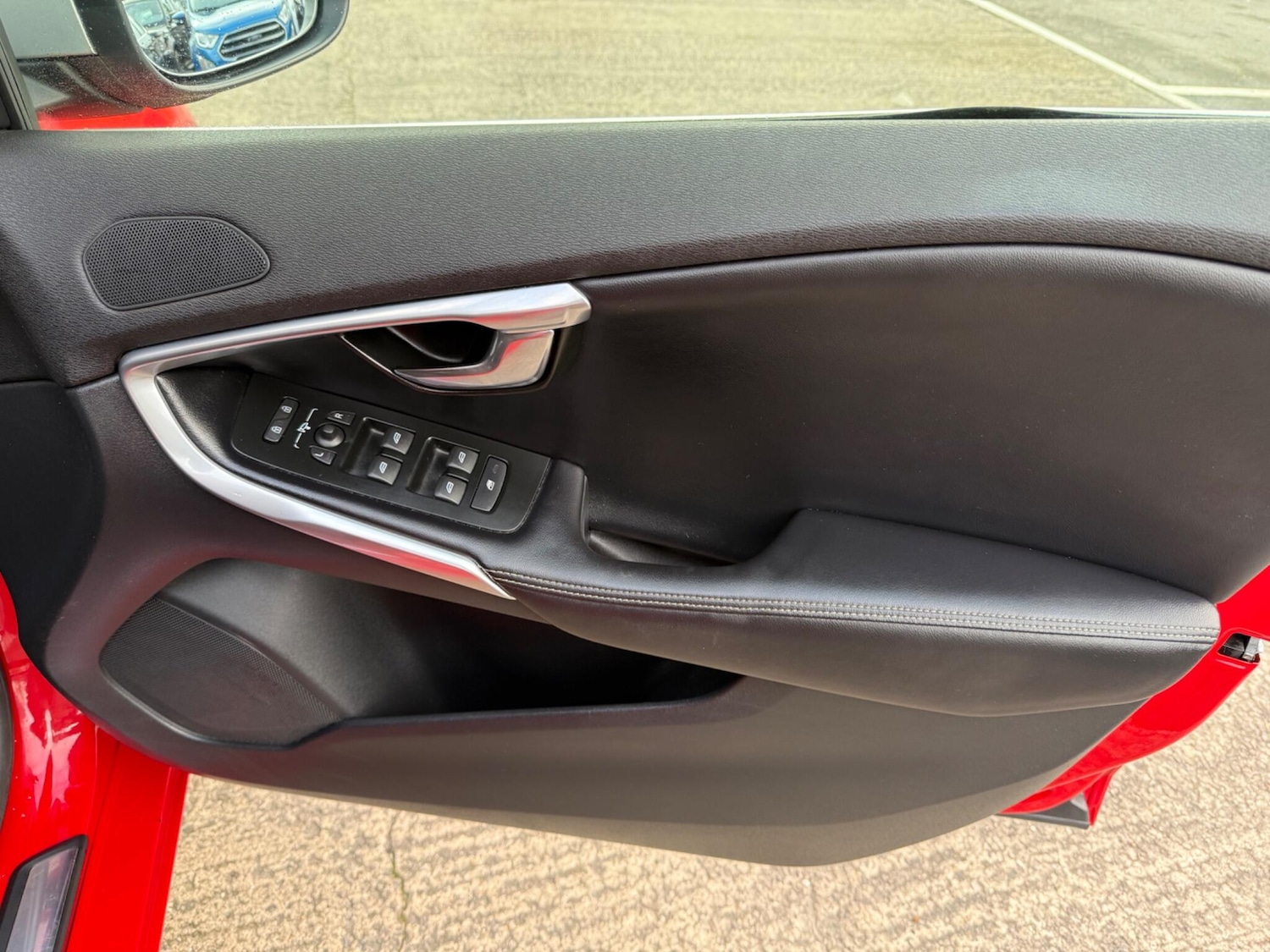 Used Volvo V40 2017 for sale - 77029098: Photo 27