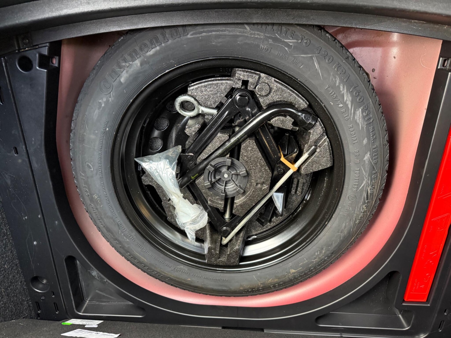 Used Volvo V40 2017 for sale - 77029098: Photo 33