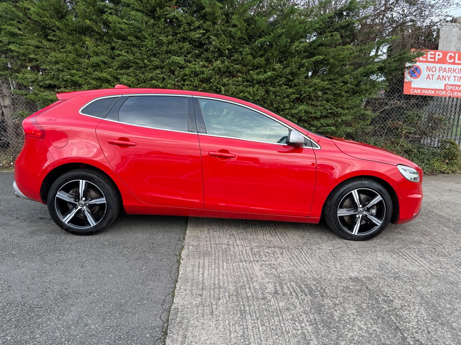 Used Volvo V40 2017 for sale - 77029098: Photo 8