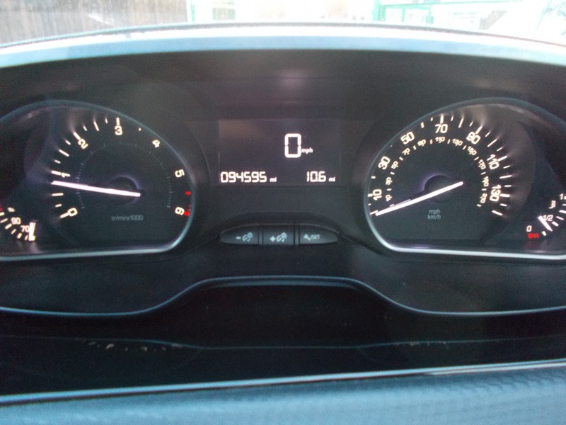 Used Peugeot 2008 2015 for sale - 77494416: Photo 14