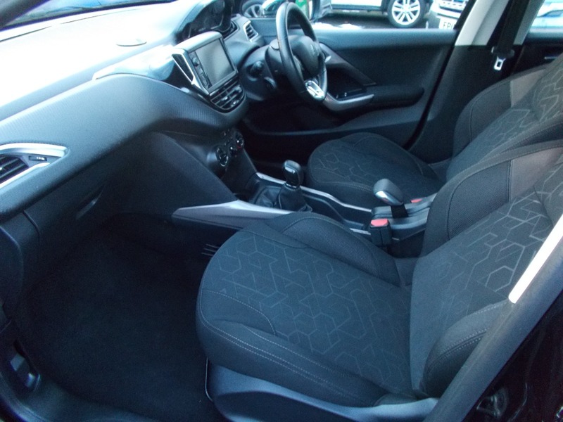 Used Peugeot 2008 2015 for sale - 77096819: Photo 11