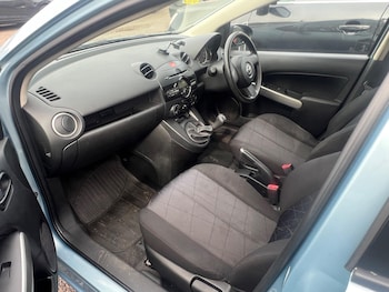 Used Mazda Mazda2 2011 for sale - 79589998: Photo