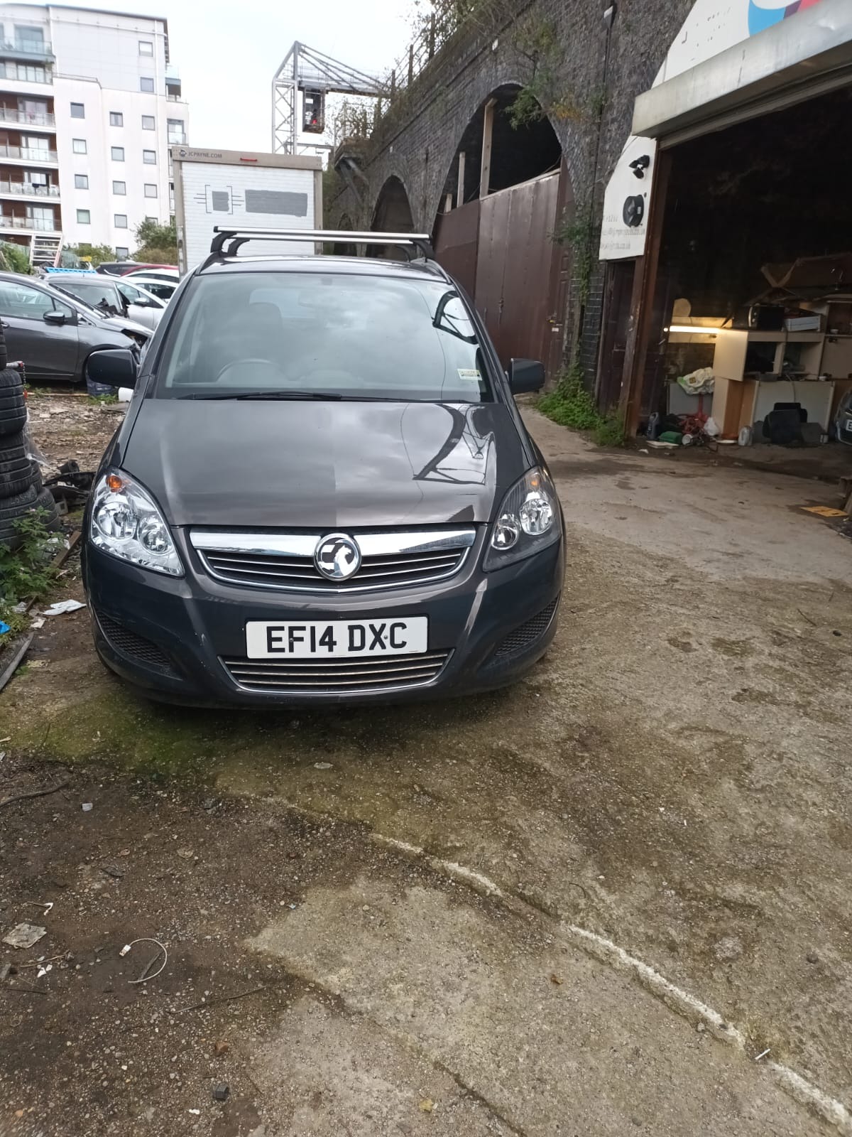 Used Vauxhall Zafira 2014 for sale - 77232313: Photo 2