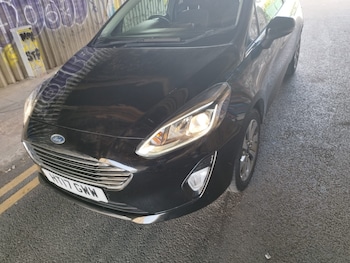 Used Ford Fiesta 2017 for sale - 78300801: Photo