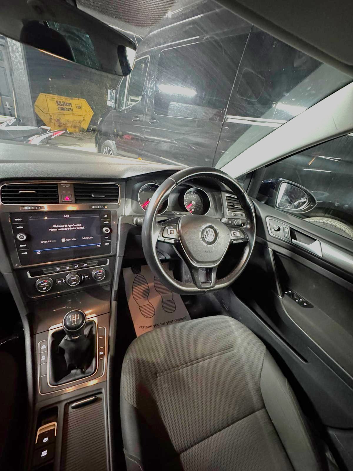 Used Volkswagen Golf 2018 for sale - 76378443: Photo 2