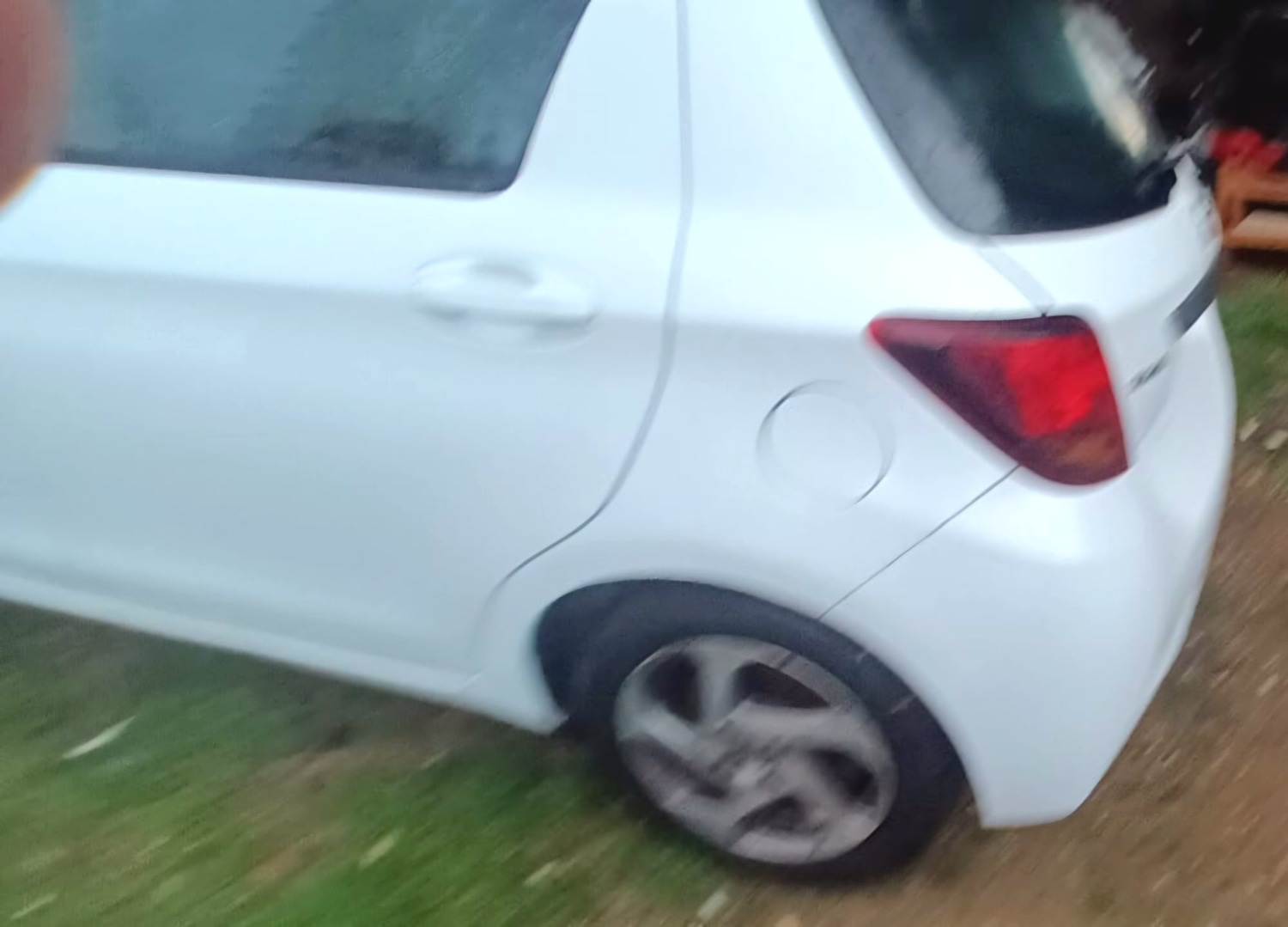 Used Toyota Yaris 2015 for sale - 77041038: Photo 3