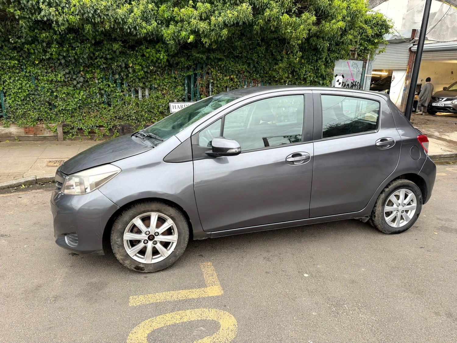 Used Toyota Yaris 2013 for sale - 78202285: Photo 2