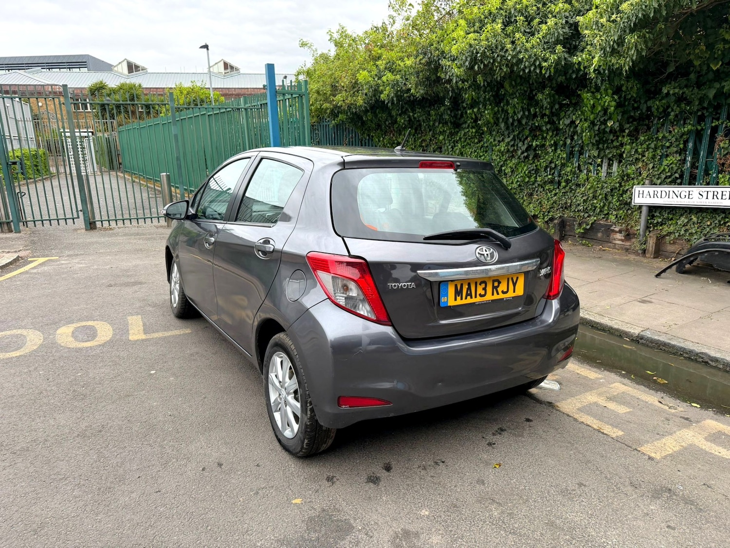 Used Toyota Yaris 2013 for sale - 78202285: Photo 3