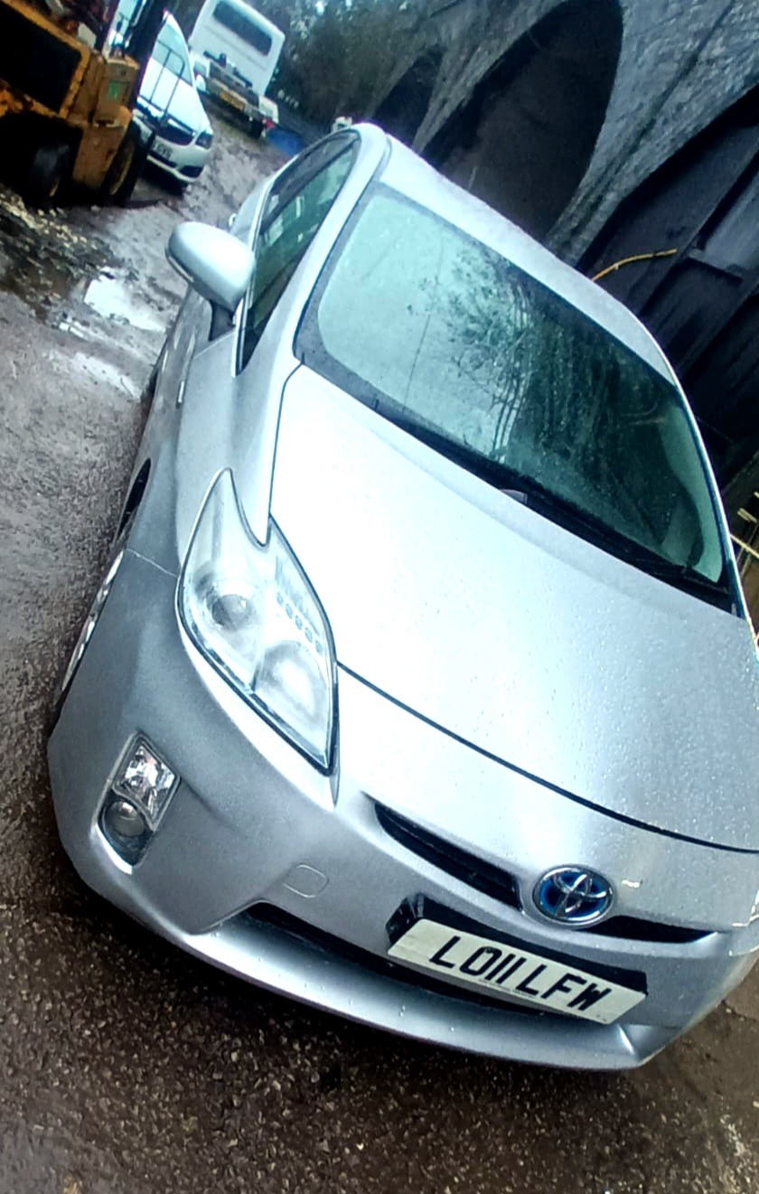 Used Toyota Prius 2011 for sale - 78060374: Photo 2