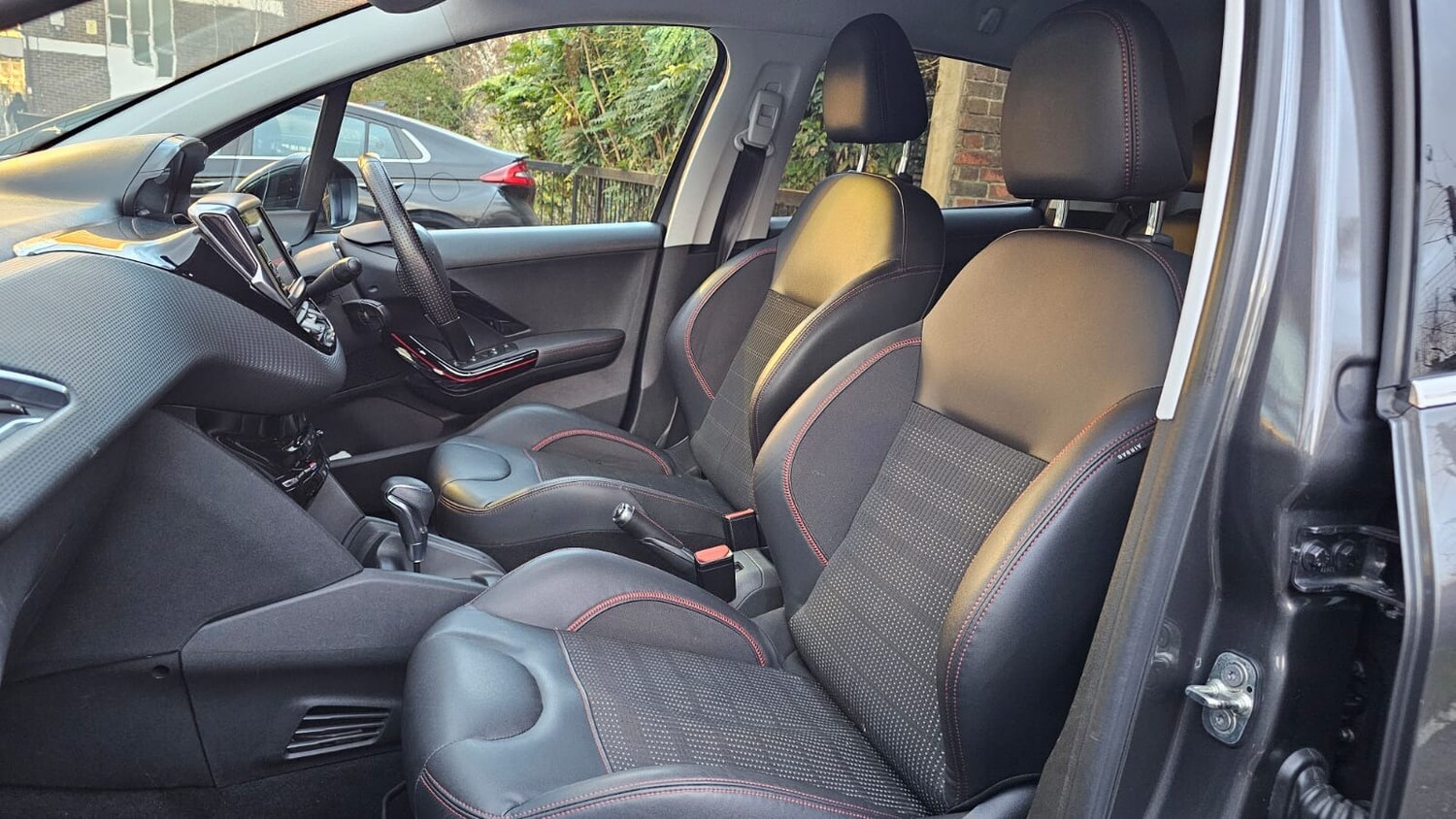 Used Peugeot 208 2018 for sale - 78156475: Photo 11