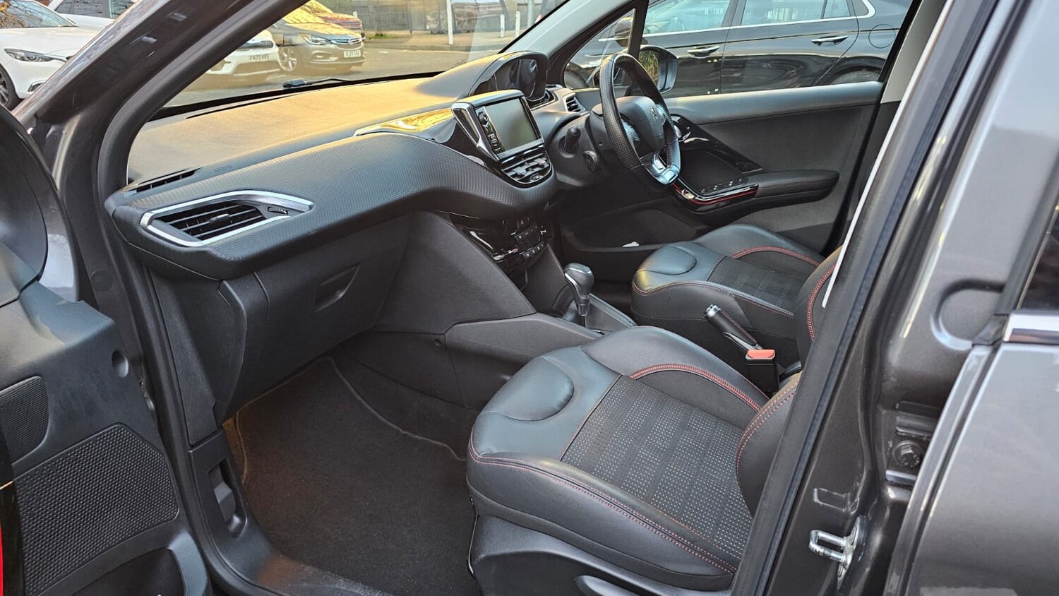 Used Peugeot 208 2018 for sale - 78156475: Photo 12