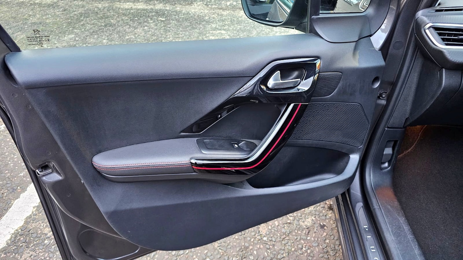 Used Peugeot 208 2018 for sale - 78156475: Photo 2