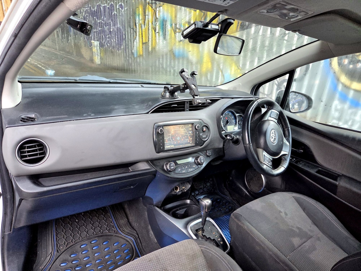 Used Toyota Yaris 2015 for sale - 77641099: Photo 13