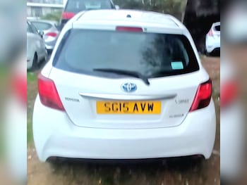 Used Toyota Yaris 2015 for sale - 79244078: Photo