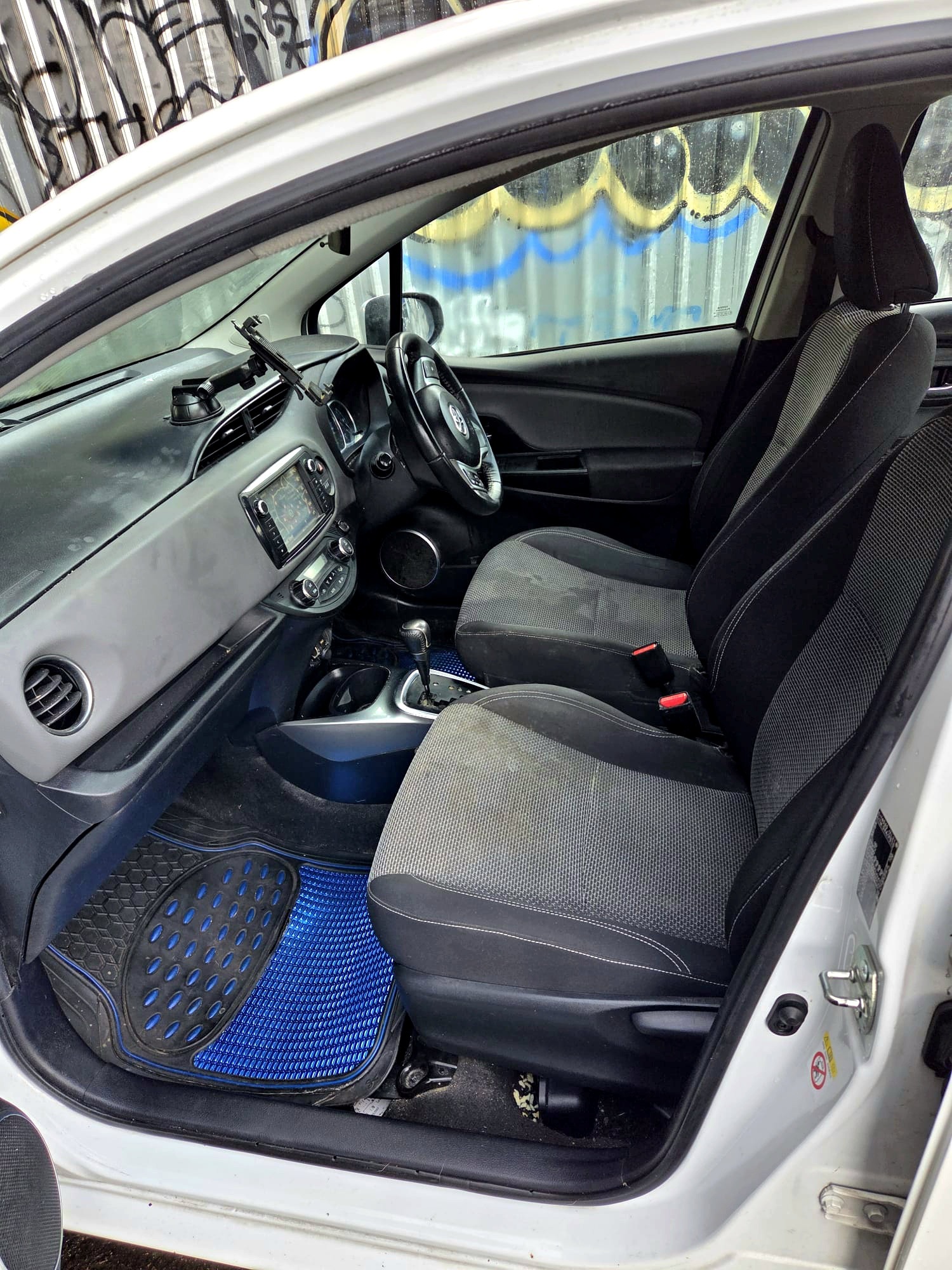 Used Toyota Yaris 2015 for sale - 77736957: Photo 12