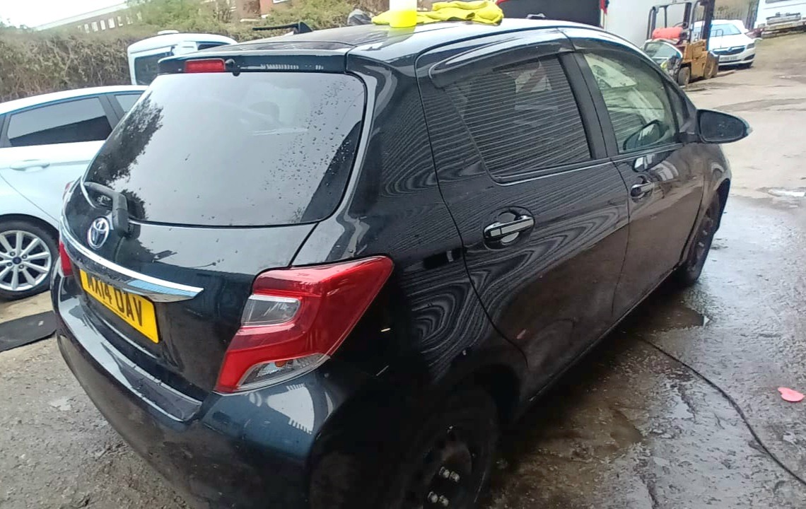 Used Toyota Vitz 2025 for sale - 78156473: Photo 2