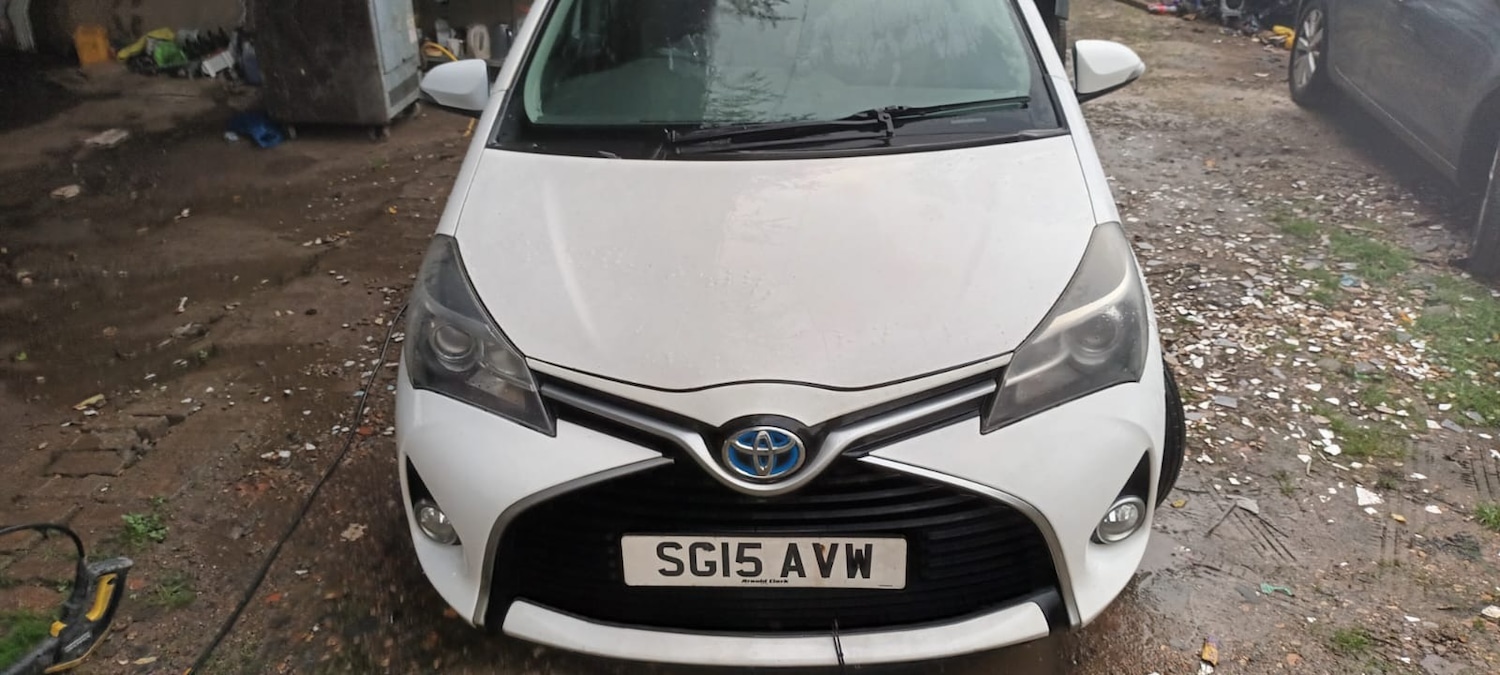 Used Toyota Yaris 2015 for sale - 76548141: Photo 1