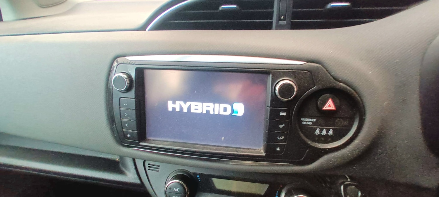 Used Toyota Yaris 2015 for sale - 77470959: Photo 11