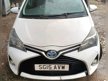 2015 (15) - 1.5 Hybrid Icon 5dr CVT