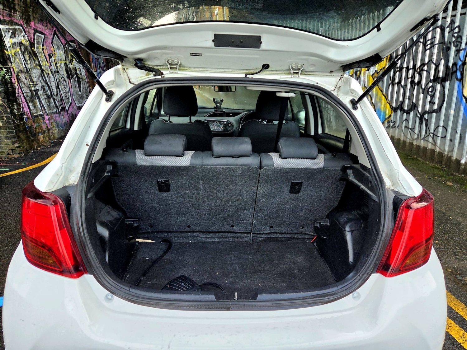 Used Toyota Yaris 2015 for sale - 77819116: Photo 8