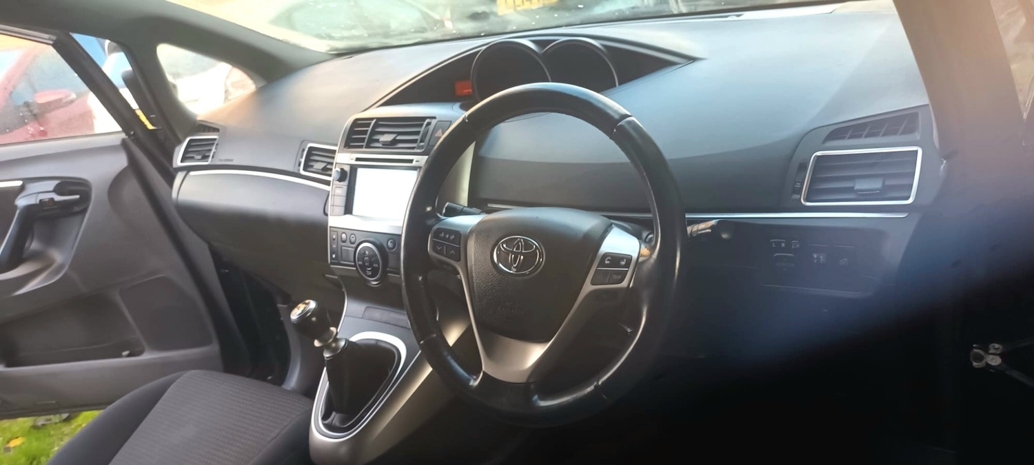 Used Toyota Verso 2015 for sale - 77978857: Photo 10