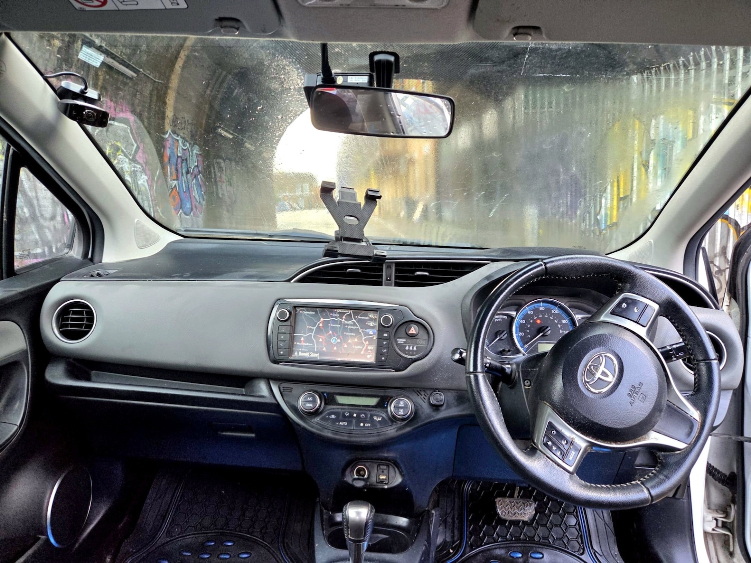 Used Toyota Yaris 2015 for sale - 78060109: Photo 6