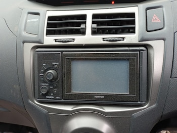 Used Toyota Yaris 2011 for sale - 78583496: Photo
