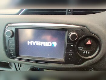 Used Toyota Yaris 2015 for sale - 77388329: Photo