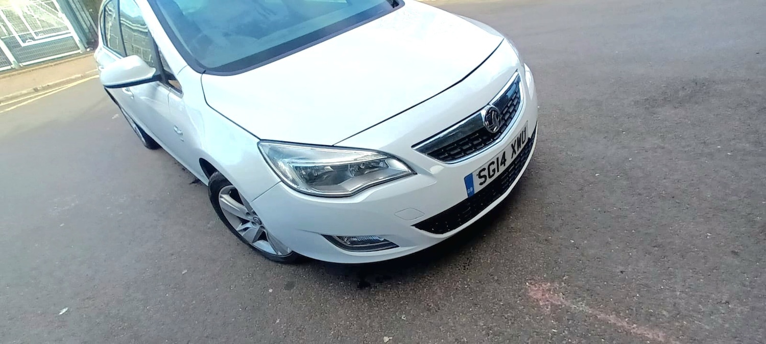 Used Vauxhall Astra 2014 for sale - 78137365: Photo 2