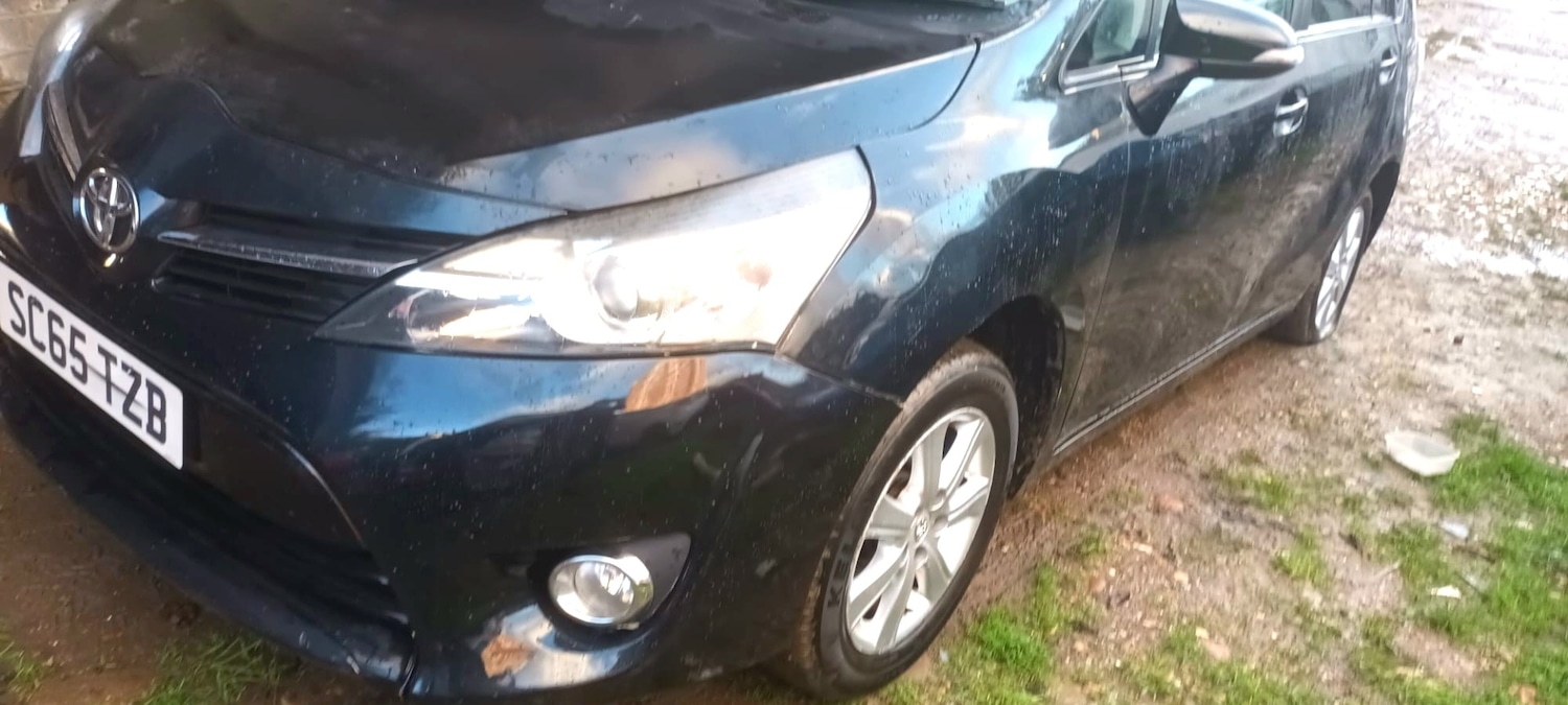 Used Toyota Verso 2015 for sale - 77041034: Photo 2