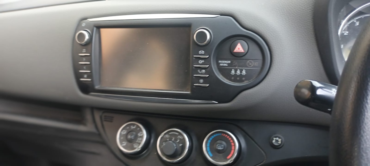 Used Toyota Yaris 2017 for sale - 77039668: Photo 4