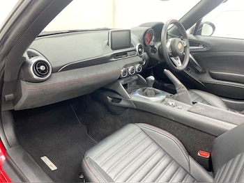 Used Abarth 124 Spider 2018 for sale - 77210490: Photo