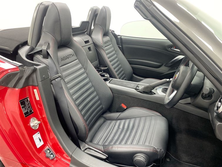 Used Abarth 124 Spider 2018 for sale - 77210490: Photo 31