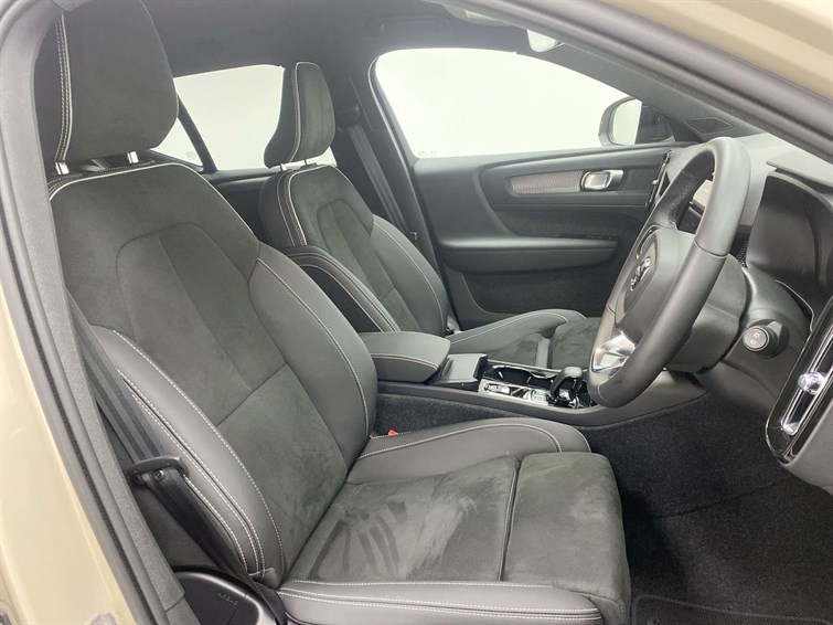 Used Volvo XC40 2024 for sale - 77210476: Photo 32