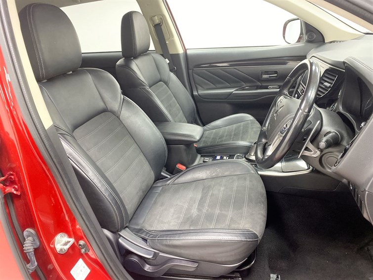 Used Mitsubishi Outlander 2019 for sale - 77210463: Photo 32