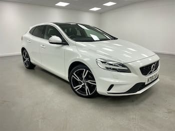 Used Volvo V40 2019 for sale - 79768263: Photo