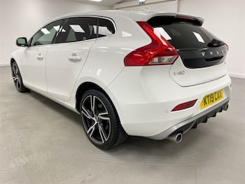 Used Volvo V40 2019 for sale - 79768263: Photo