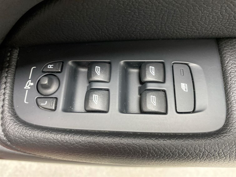 Used Volvo XC60 2018 for sale - 77770473: Photo 34