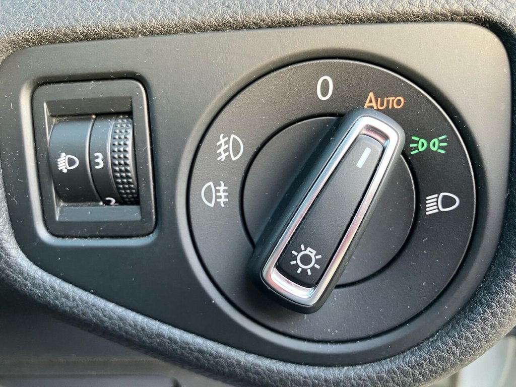 Used Volkswagen Golf 2017 for sale - 76953973: Photo 37