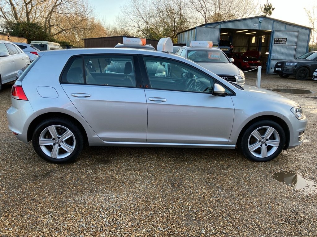 Used Volkswagen Golf 2017 for sale - 76953973: Photo 4