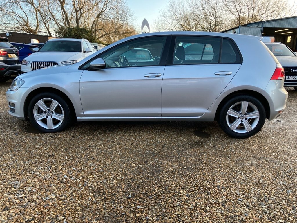 Used Volkswagen Golf 2017 for sale - 76953973: Photo 8
