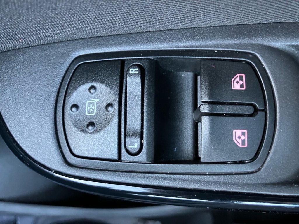 Used Vauxhall Corsa 2016 for sale - 77177955: Photo 29