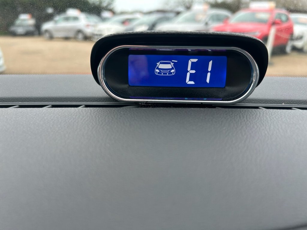 Used Volkswagen Polo 2014 for sale - 77890896: Photo 30